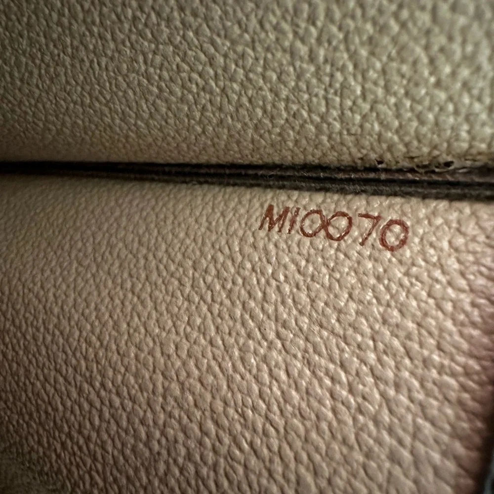 ✨SOLD✨ Authentic Vintage Louis Vuitton Sac Plat - Picture 6 of 17